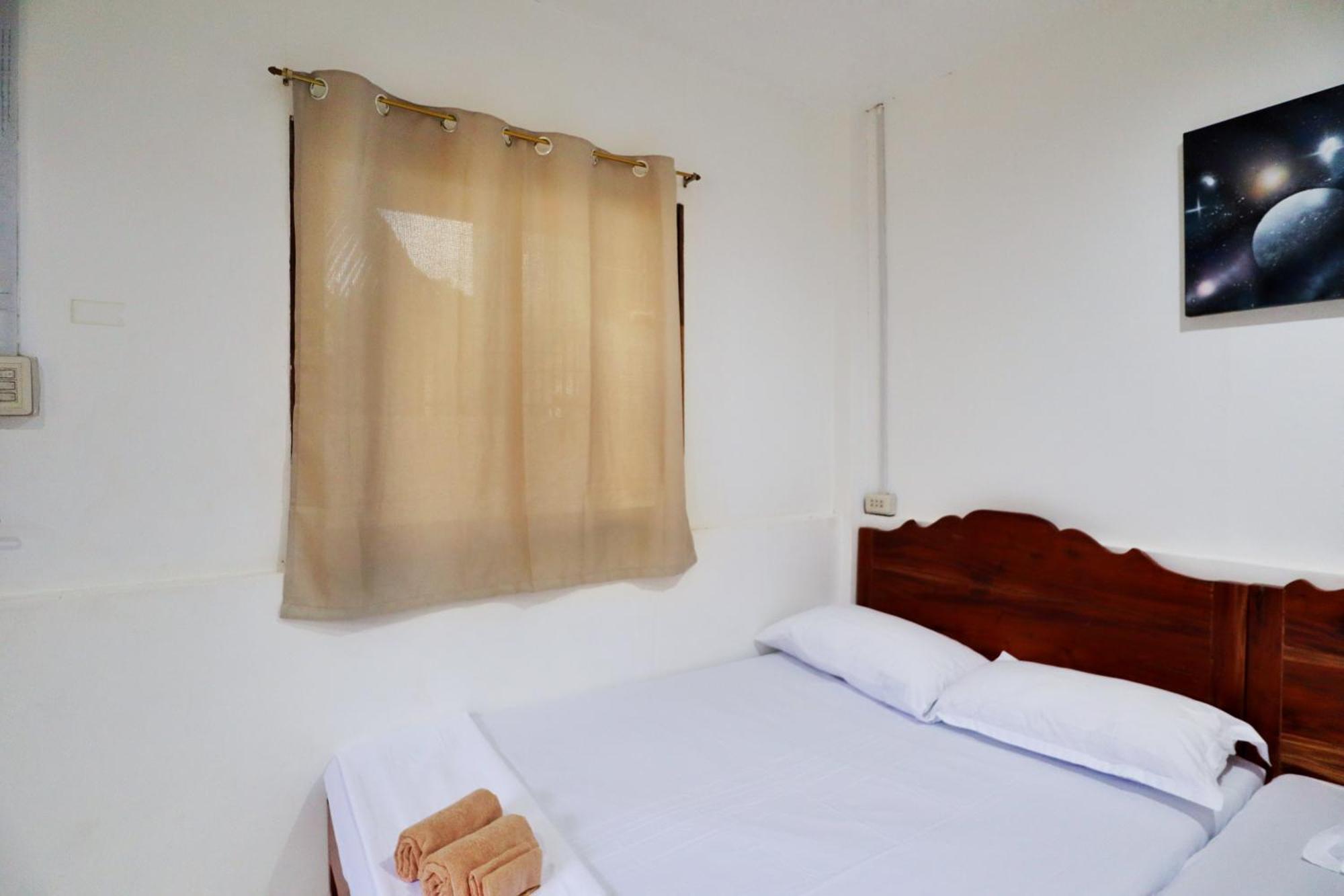 Ocean Breeze Hostel By Daily Sweet Moalboal Exterior photo